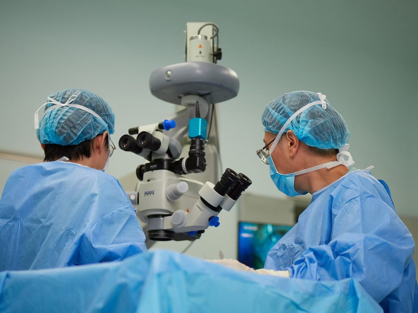 Microscopio de Operación Oftalmológico SM-3000L